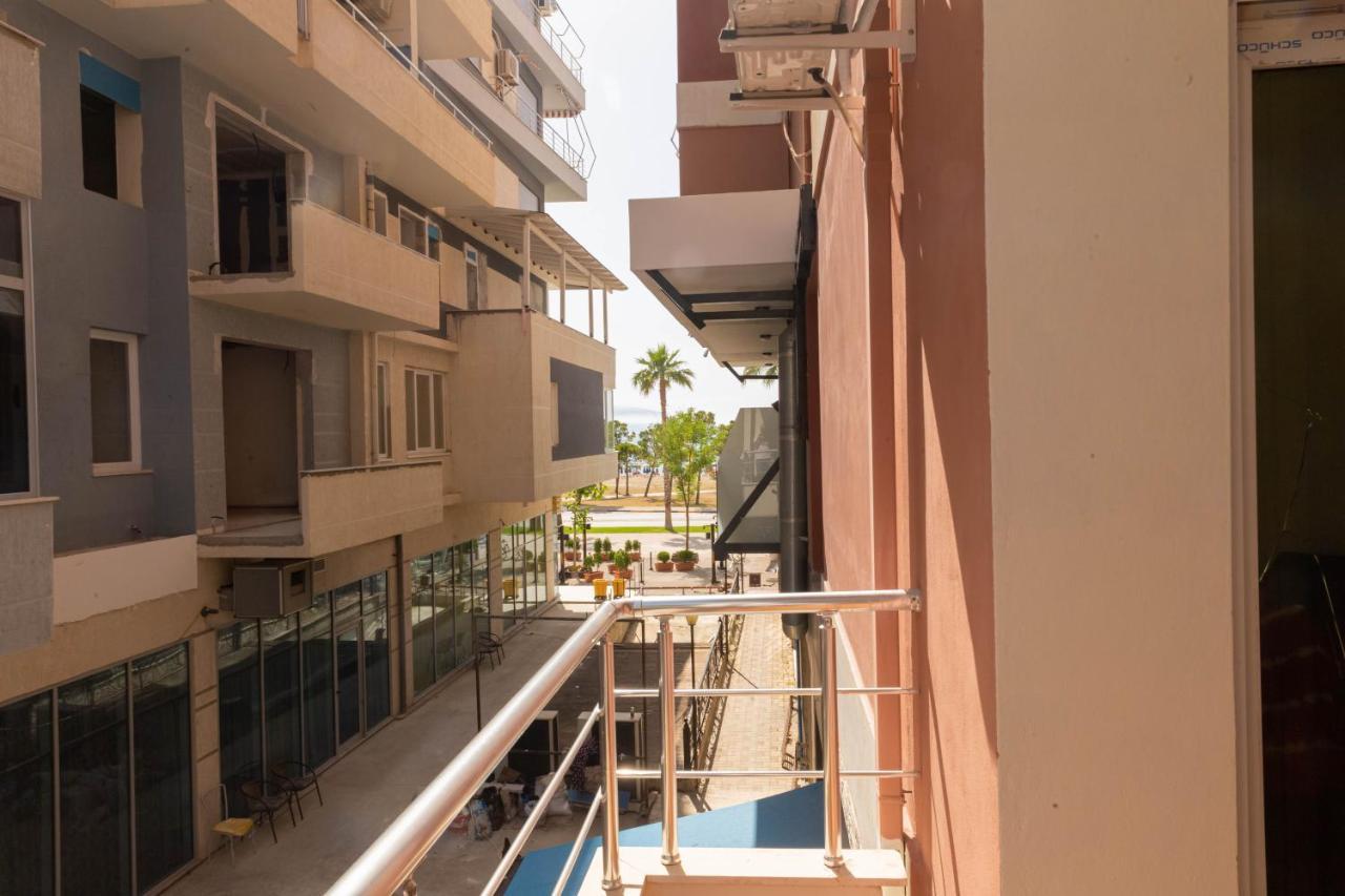 Hotel Aglon Vlorë Exteriör bild