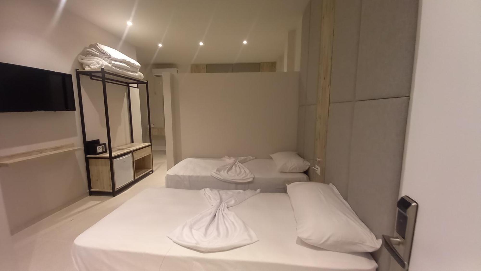 Hotel Aglon Vlorë Rum bild